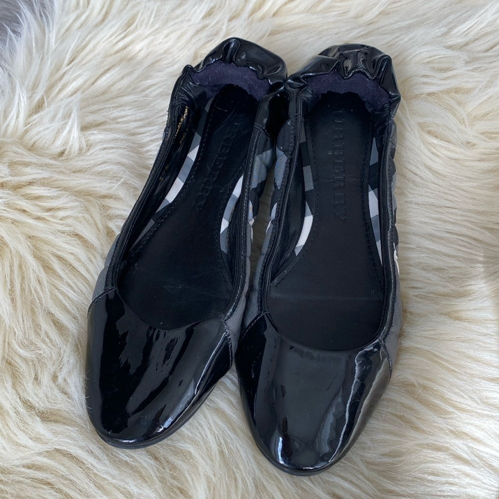 Burberry Nova Patent Leather Quilted Ballet Flat Italy Sz 7.5 Mint Condition - Picture 2 of 8
